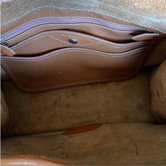 Authentic Vintage Dooney & Bourke crossbody bag - Picture 8 of 13